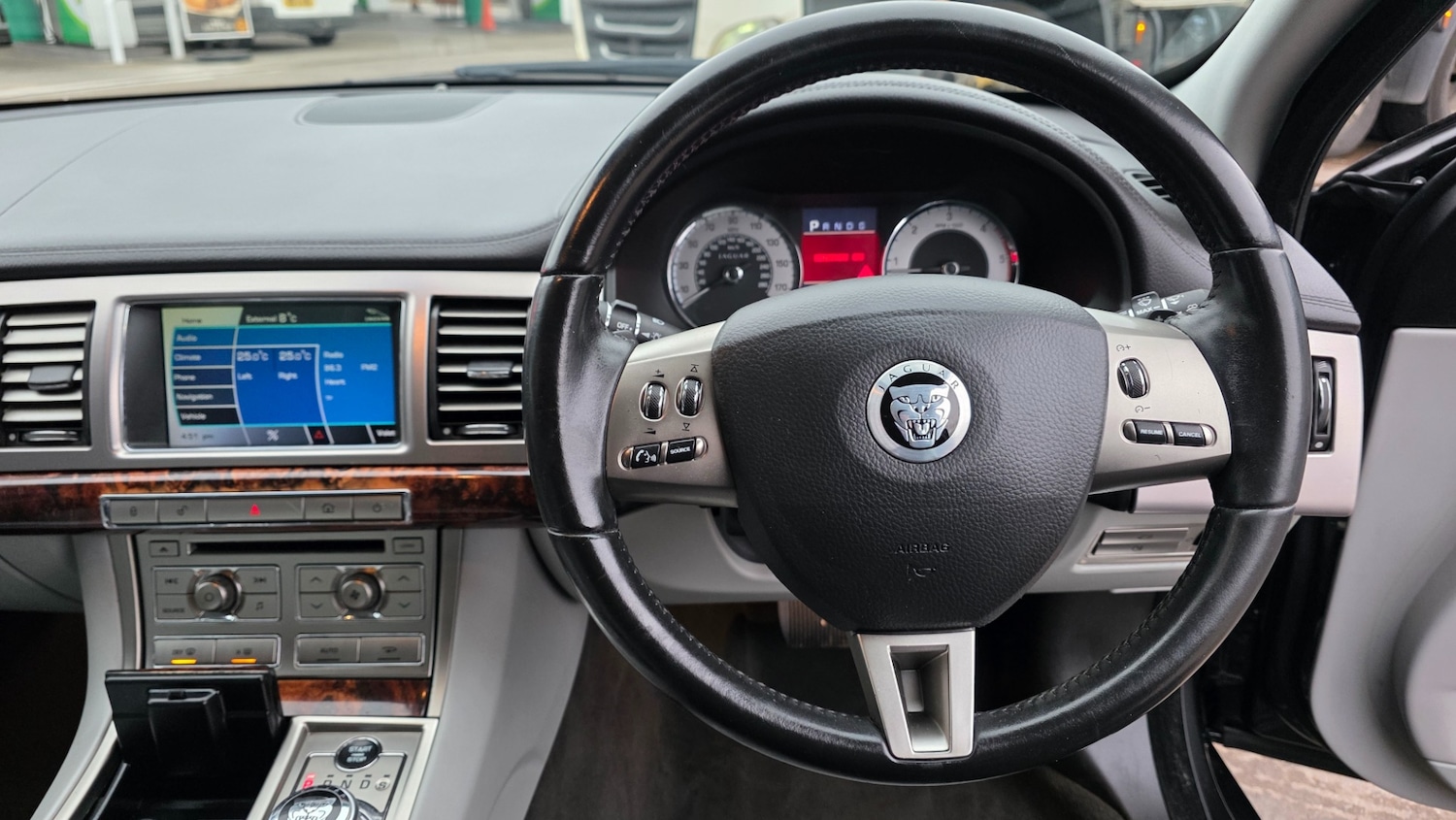 Used Jaguar XF 2011 for sale - 77774963: Photo 14