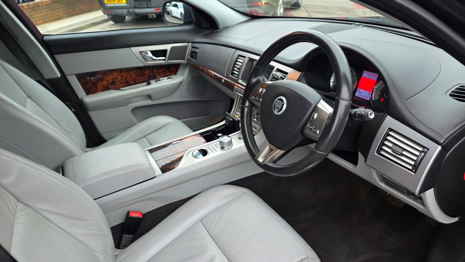 Used Jaguar XF 2011 for sale - 77774963: Photo 9