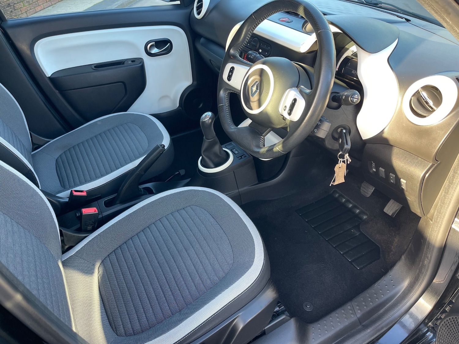 Used Renault Twingo 2015 for sale - 76566463: Photo 9