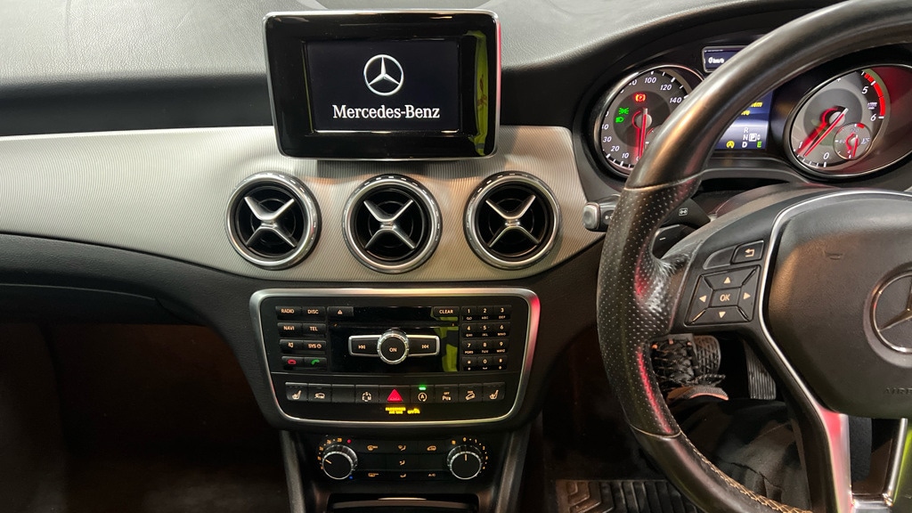 Used Mercedes-Benz GLA 2015 for sale - 76932179: Photo 11