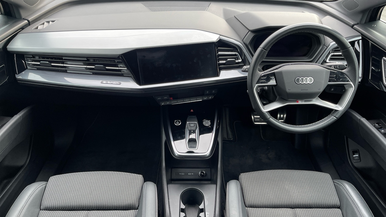 Used Audi Q4 e-tron 2023 for sale - 77837070: Photo 11