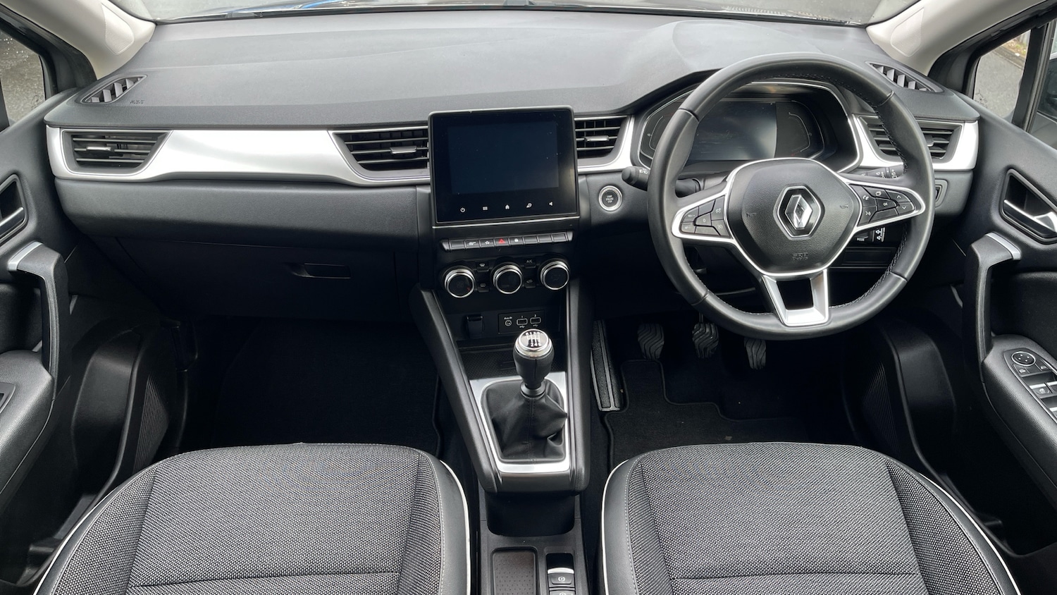 Used Renault Captur 2023 for sale - 77494622: Photo 11