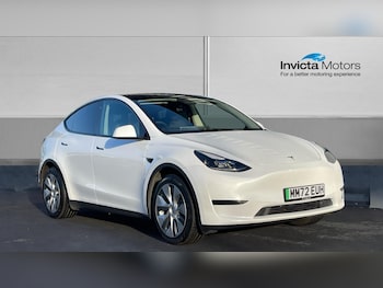 2022 - RWD 5dr Auto - Fixed Panoramic Sunroof - Wireless