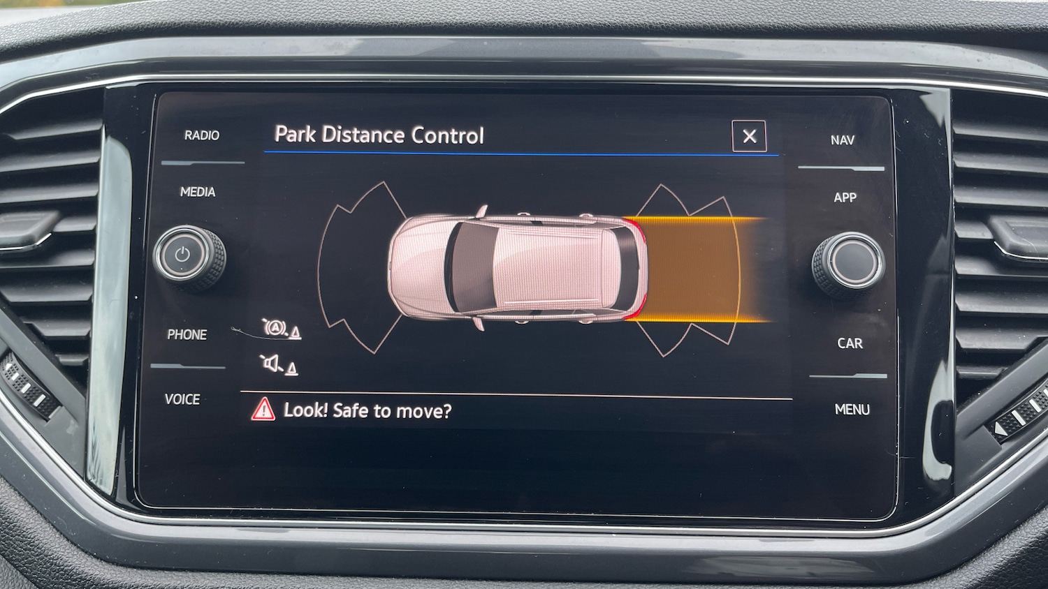 Used Volkswagen T-Roc for sale - 76346895: Photo 24