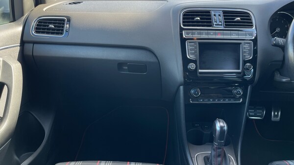 Used Volkswagen Polo 2015 for sale - 76082138: Photo 12