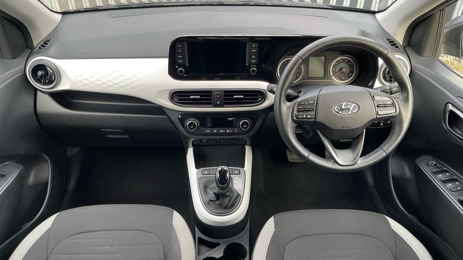 Used Hyundai i10 2022 for sale - 76164859: Photo 11