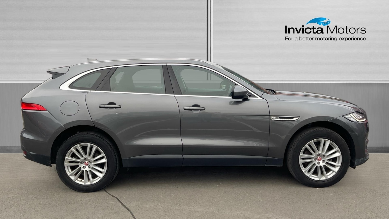 Used Jaguar F-Pace 2016 for sale - 77140543: Photo 2