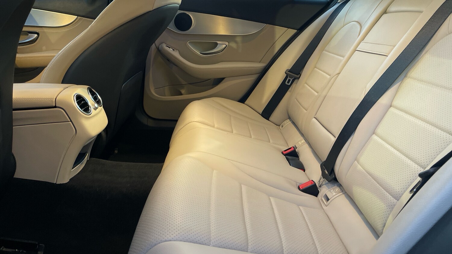 Used Mercedes-Benz C Class 2015 for sale - 77990416: Photo 14