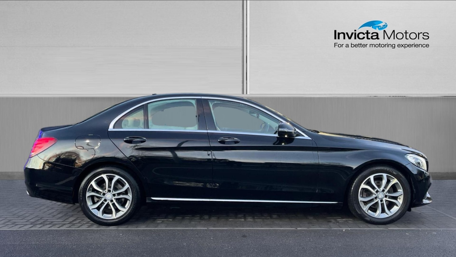 Used Mercedes-Benz C Class 2015 for sale - 77990416: Photo 2