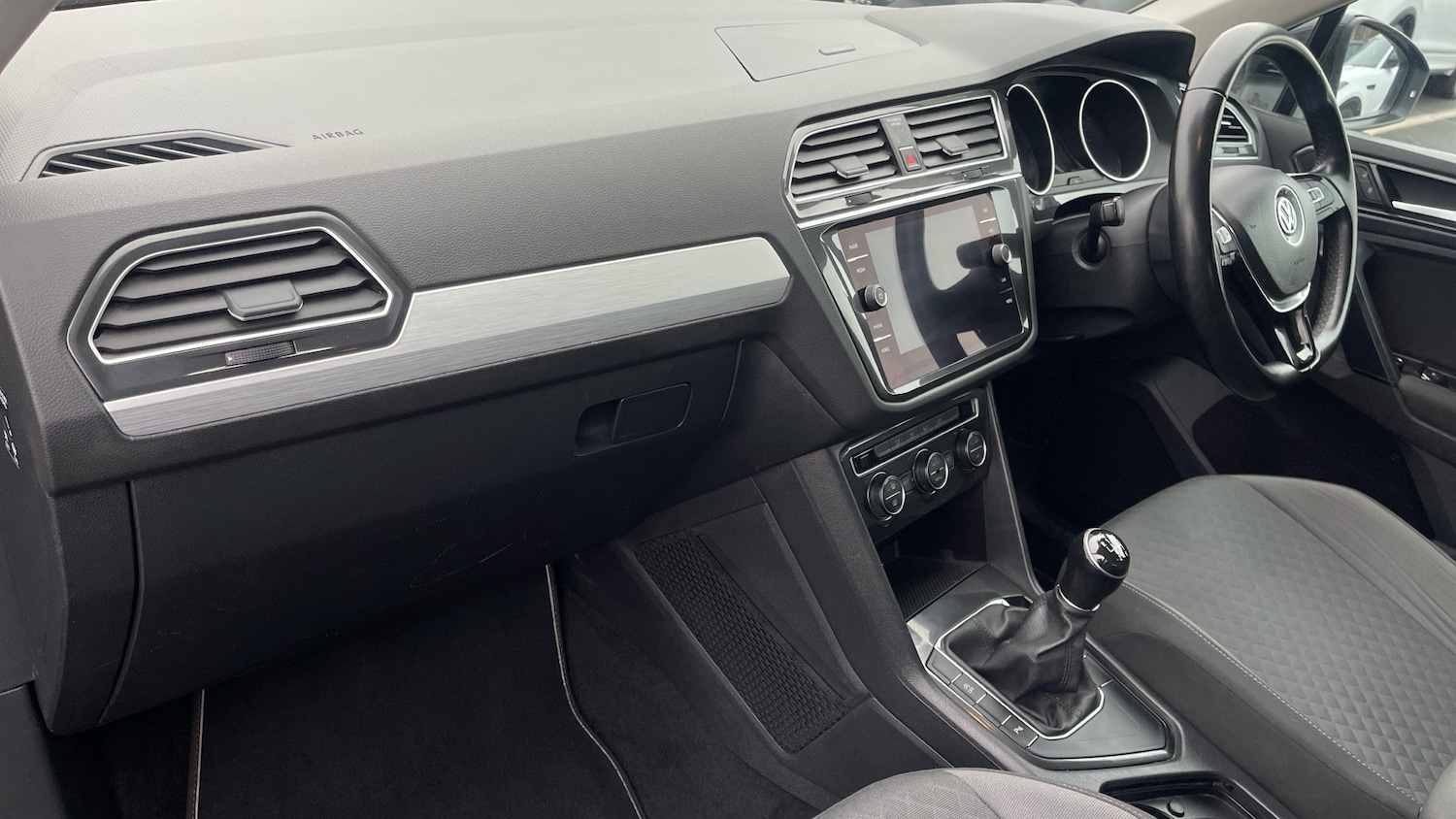 Used Volkswagen Tiguan 2018 for sale - 76482798: Photo 10