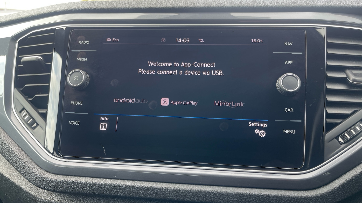 Used Volkswagen T-Roc 2019 for sale - 76149092: Photo 25