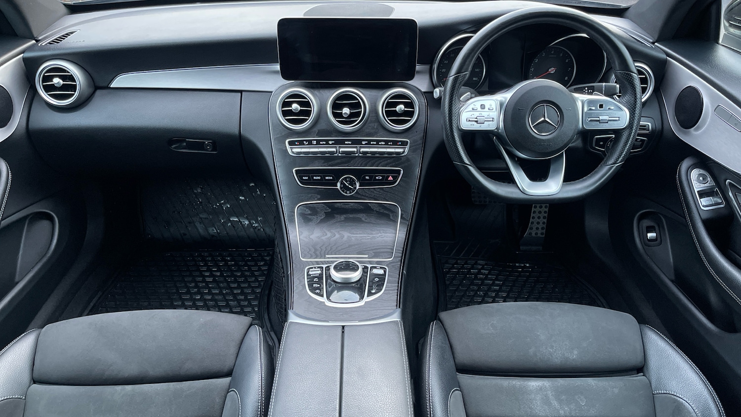 Used Mercedes-Benz C Class 2019 for sale - 76536410: Photo 11