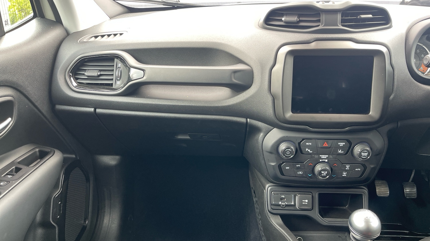 Used Jeep Renegade 2020 for sale - 76368823: Photo 12