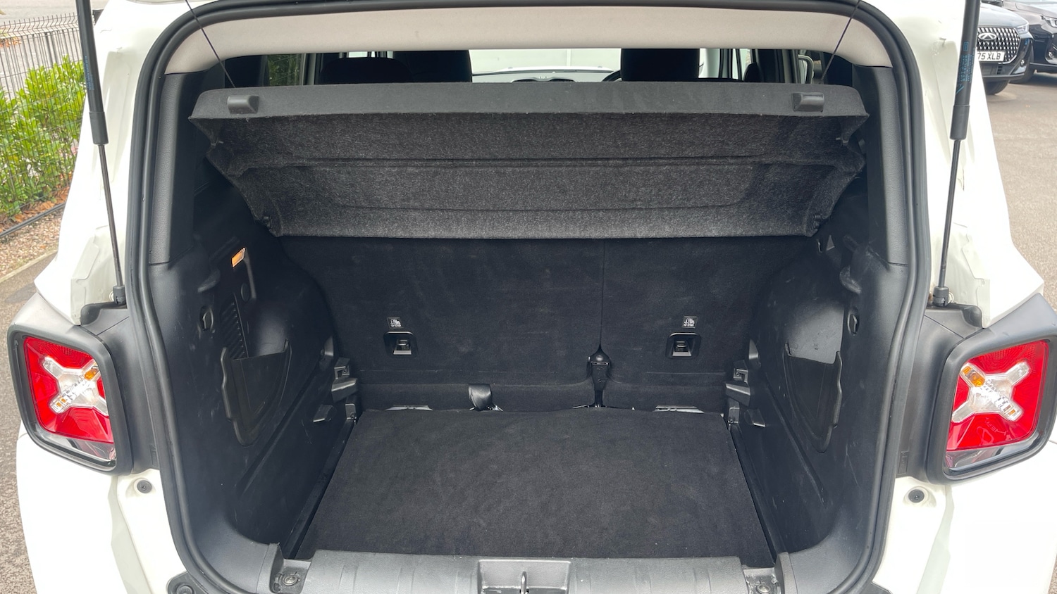 Used Jeep Renegade 2020 for sale - 76368823: Photo 15