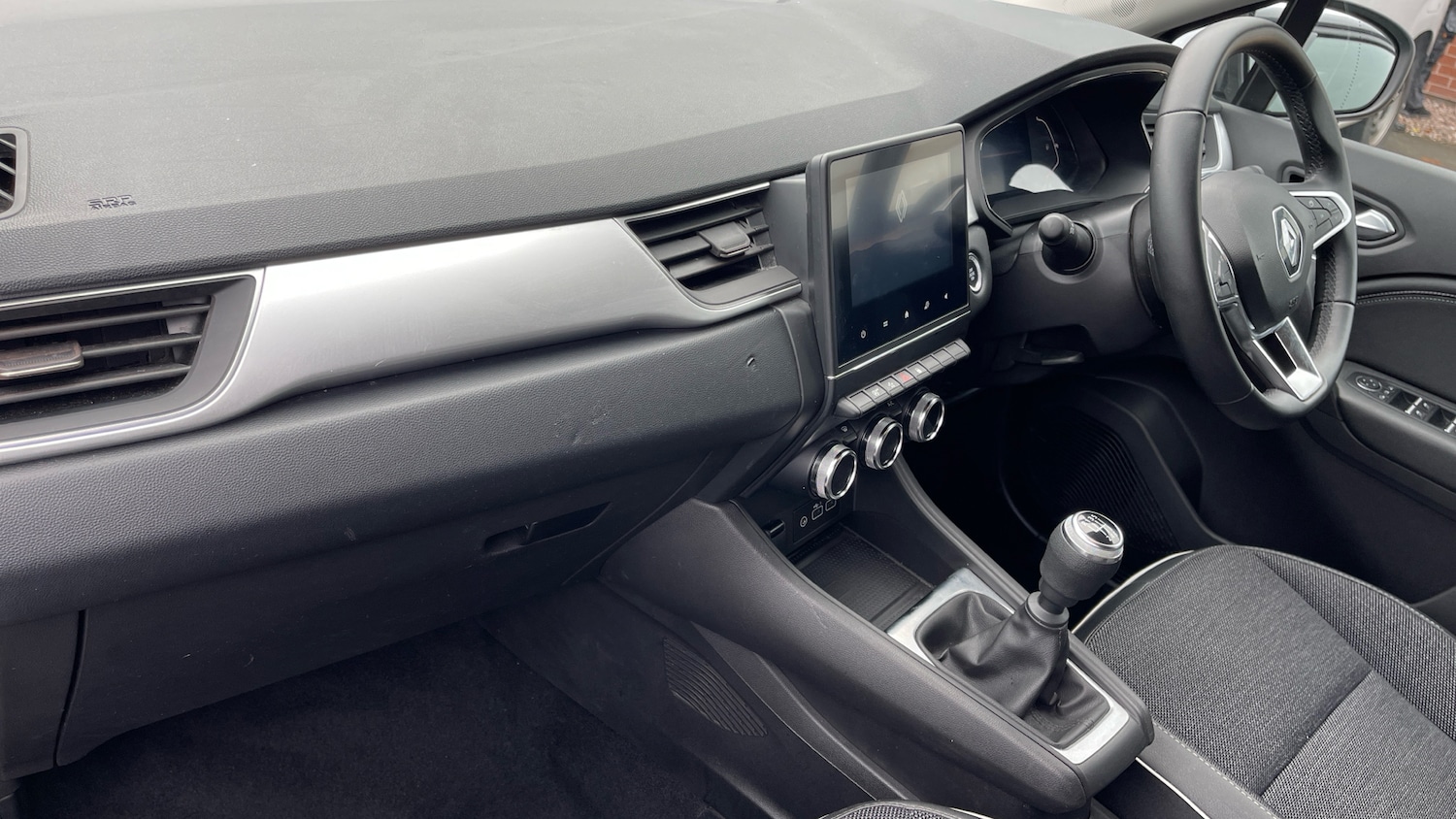 Used Renault Captur 2024 for sale - 76455017: Photo 10