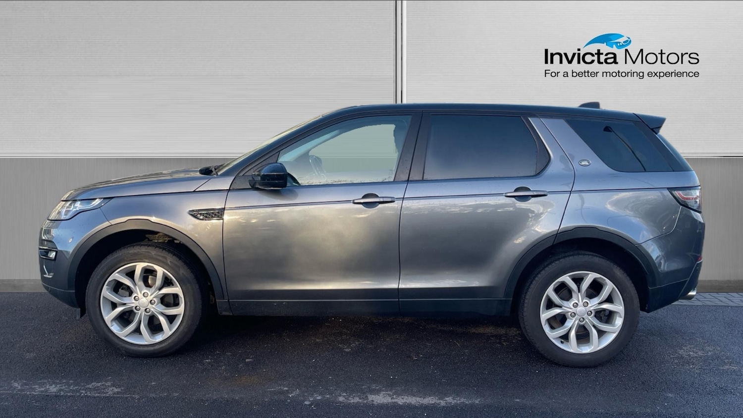 Used Land Rover Discovery Sport 2016 for sale - 77028209: Photo 6