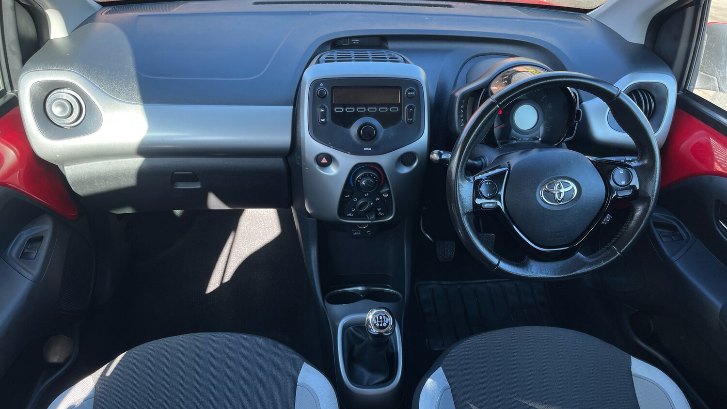 Used Toyota AYGO 2018 for sale - 75925313: Photo 11