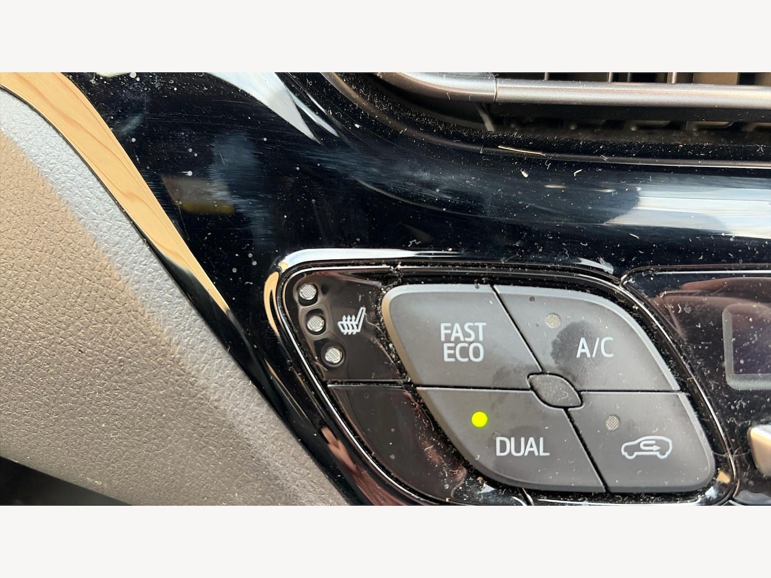 Used Toyota C-HR 2023 for sale - 78062897: Photo 24