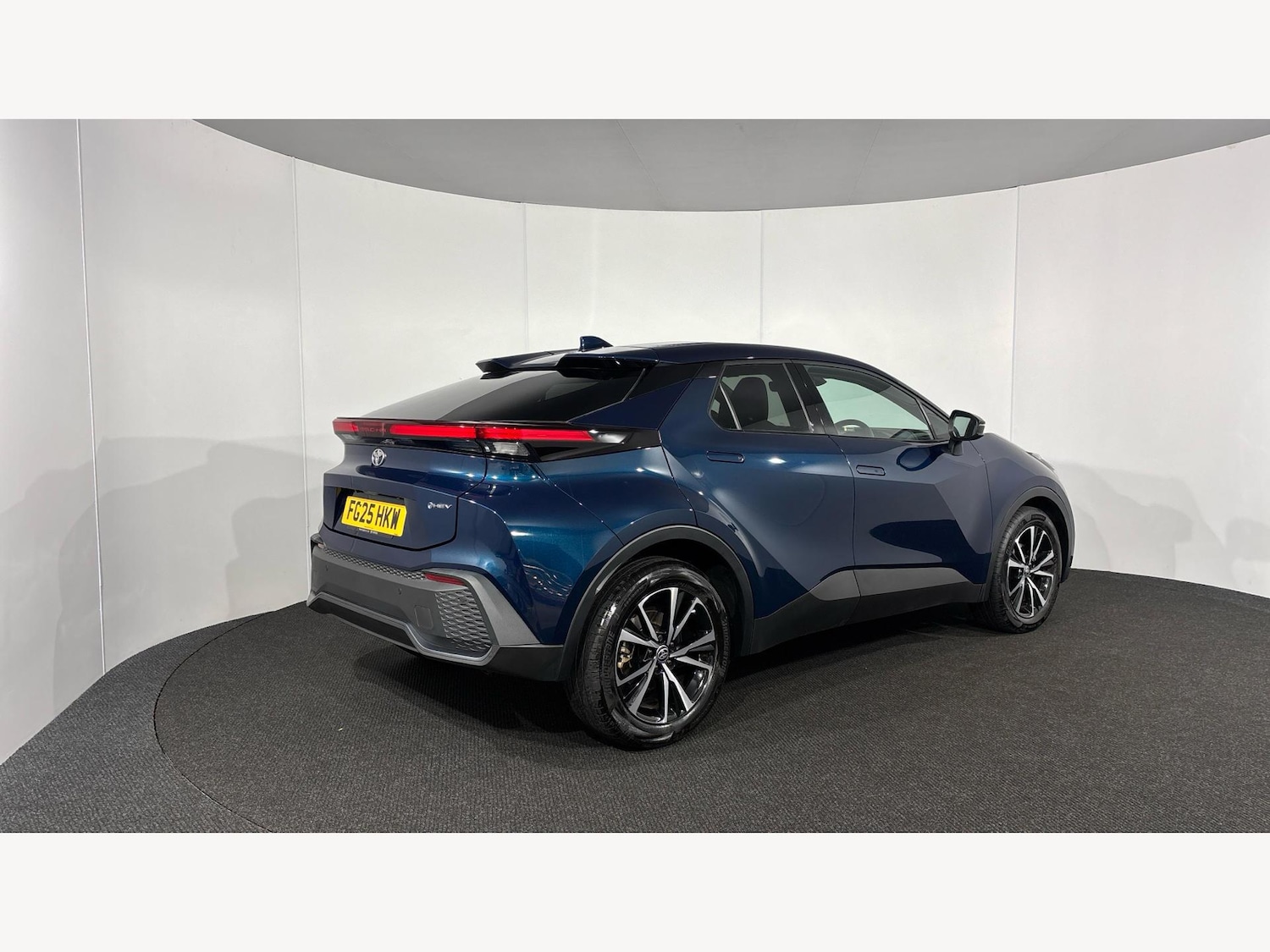 Used Toyota C-HR 2025 for sale - 76388286: Photo 2