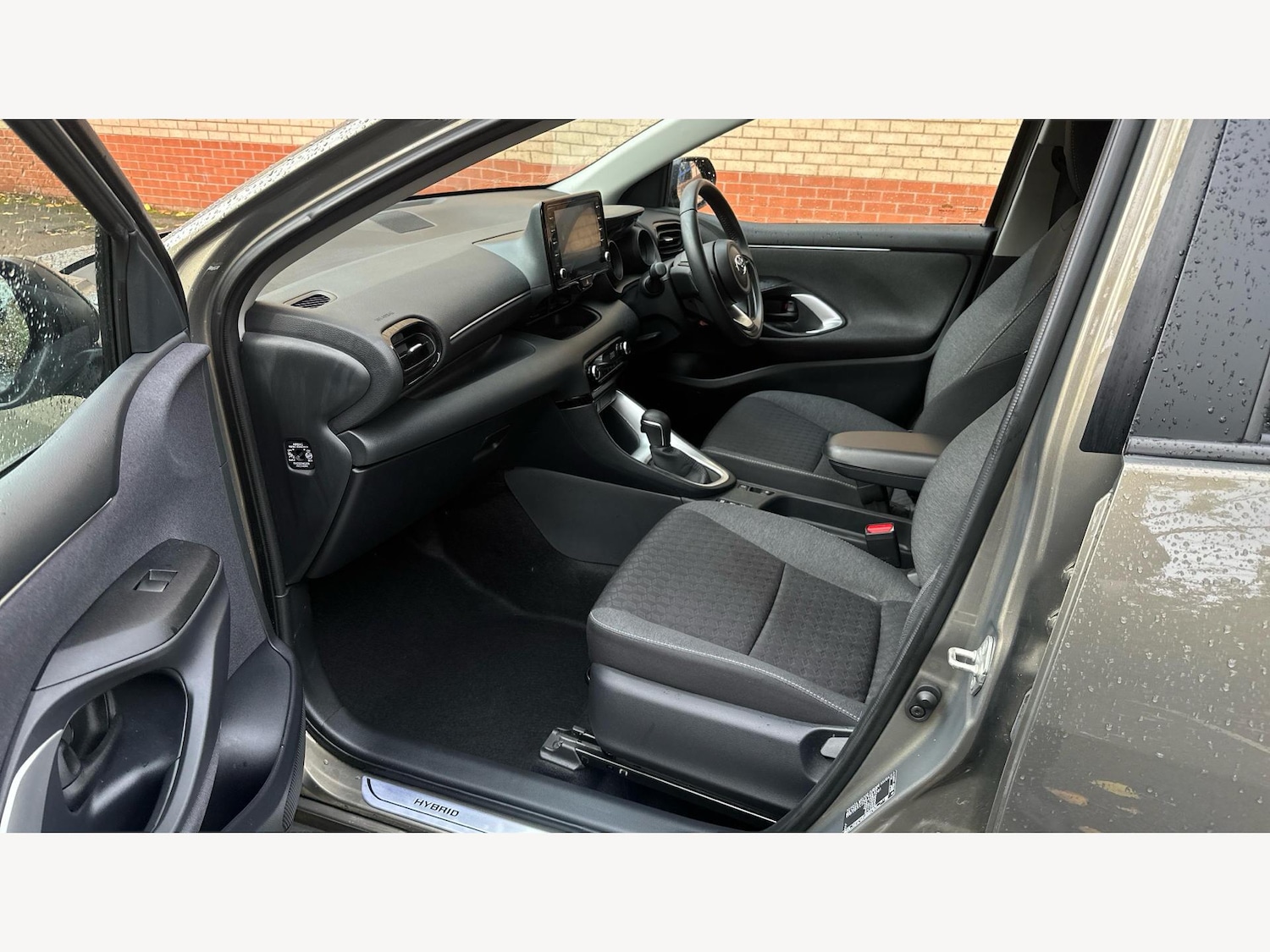 Used Toyota Yaris 2022 for sale - 76388058: Photo 12