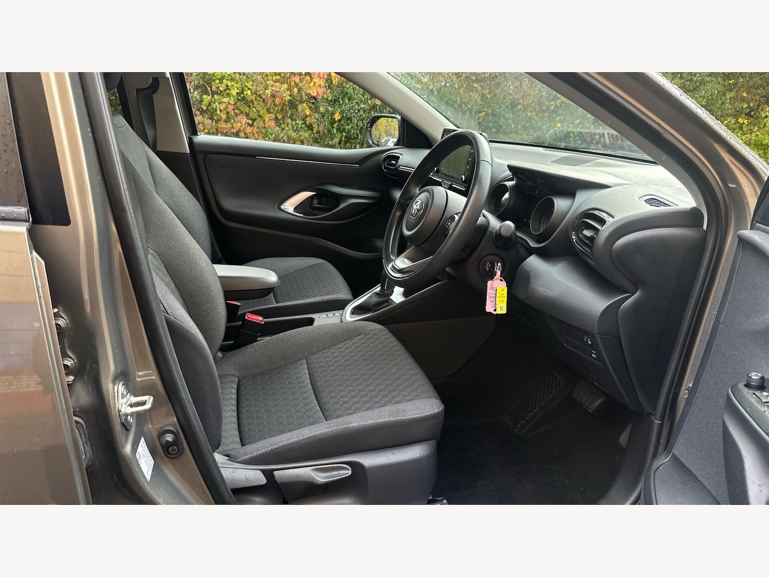 Used Toyota Yaris 2022 for sale - 76388058: Photo 13