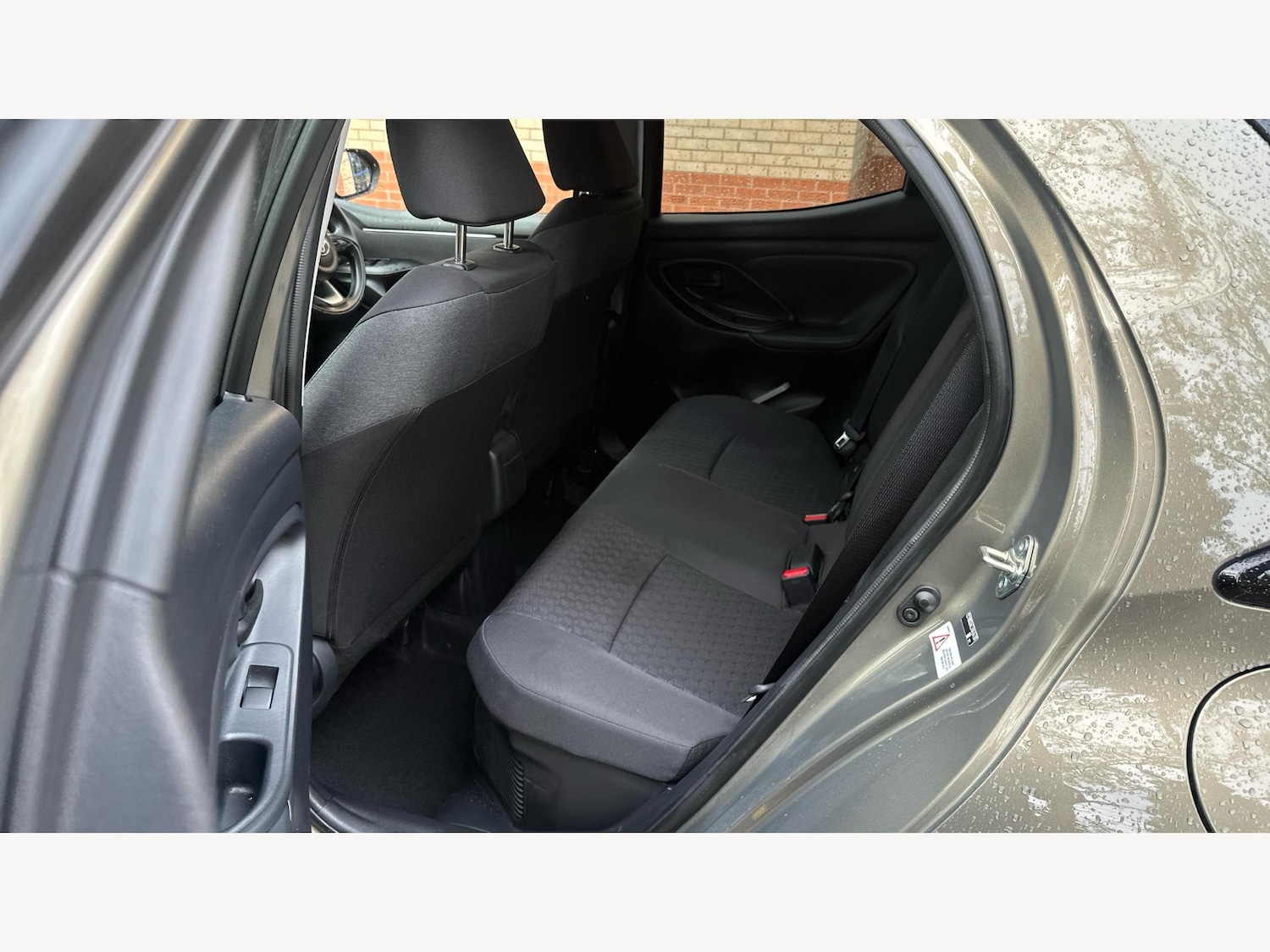 Used Toyota Yaris 2022 for sale - 76388058: Photo 15