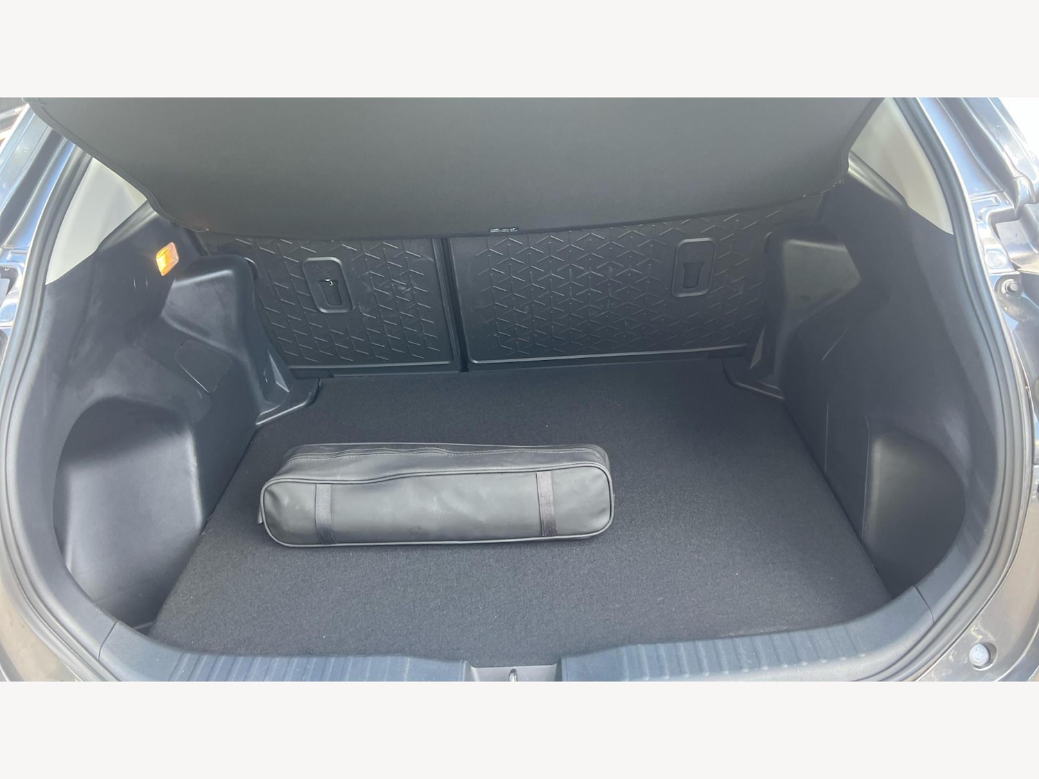 Used Toyota Yaris Cross 2025 for sale - 76136833: Photo 16