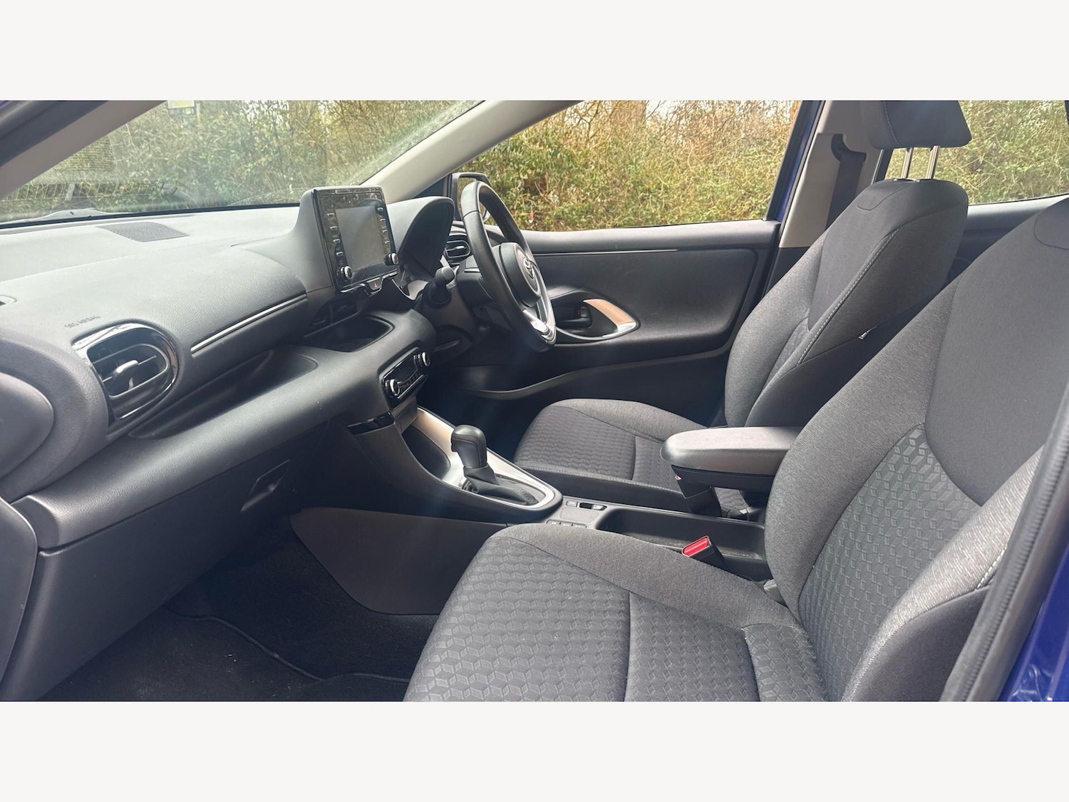 Used Toyota Yaris 2022 for sale - 77794228: Photo 12