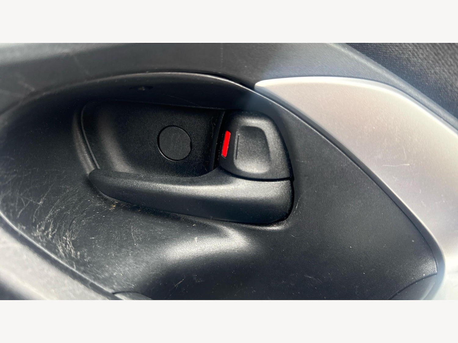 Used Toyota Yaris 2022 for sale - 77794228: Photo 30