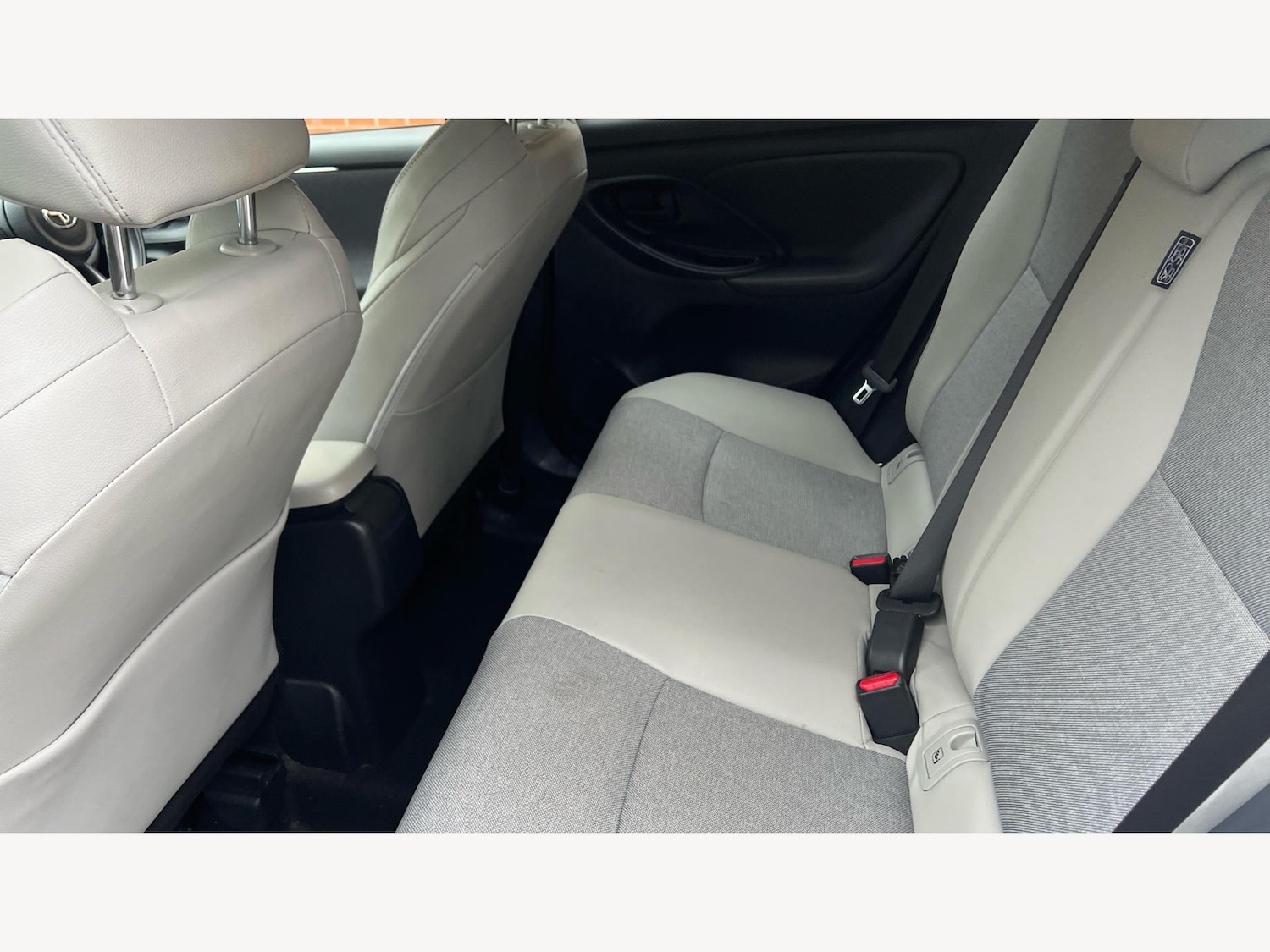 Used Toyota Yaris 2022 for sale - 76759638: Photo 15