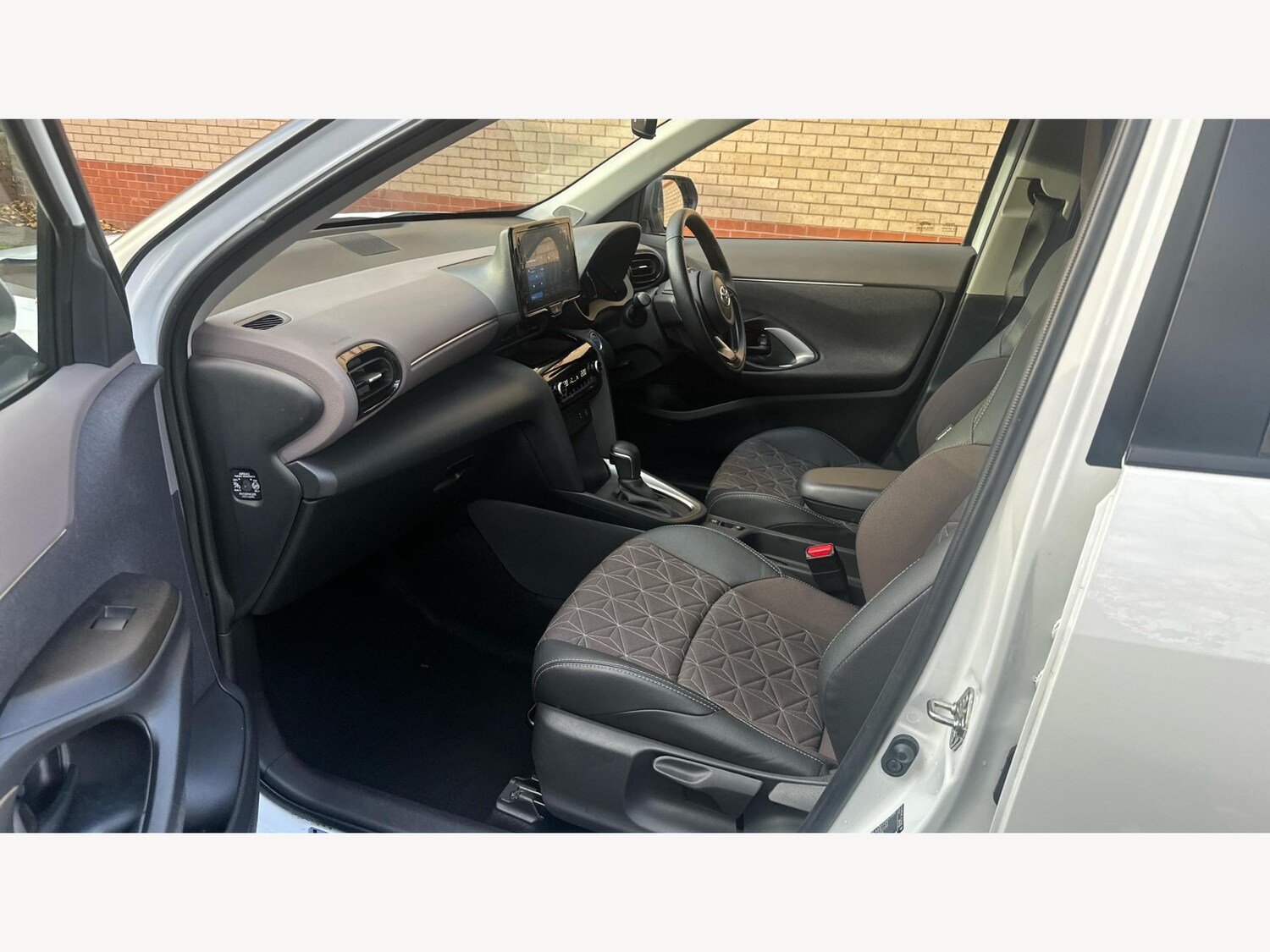 Used Toyota Yaris Cross for sale - 76912870: Photo 12