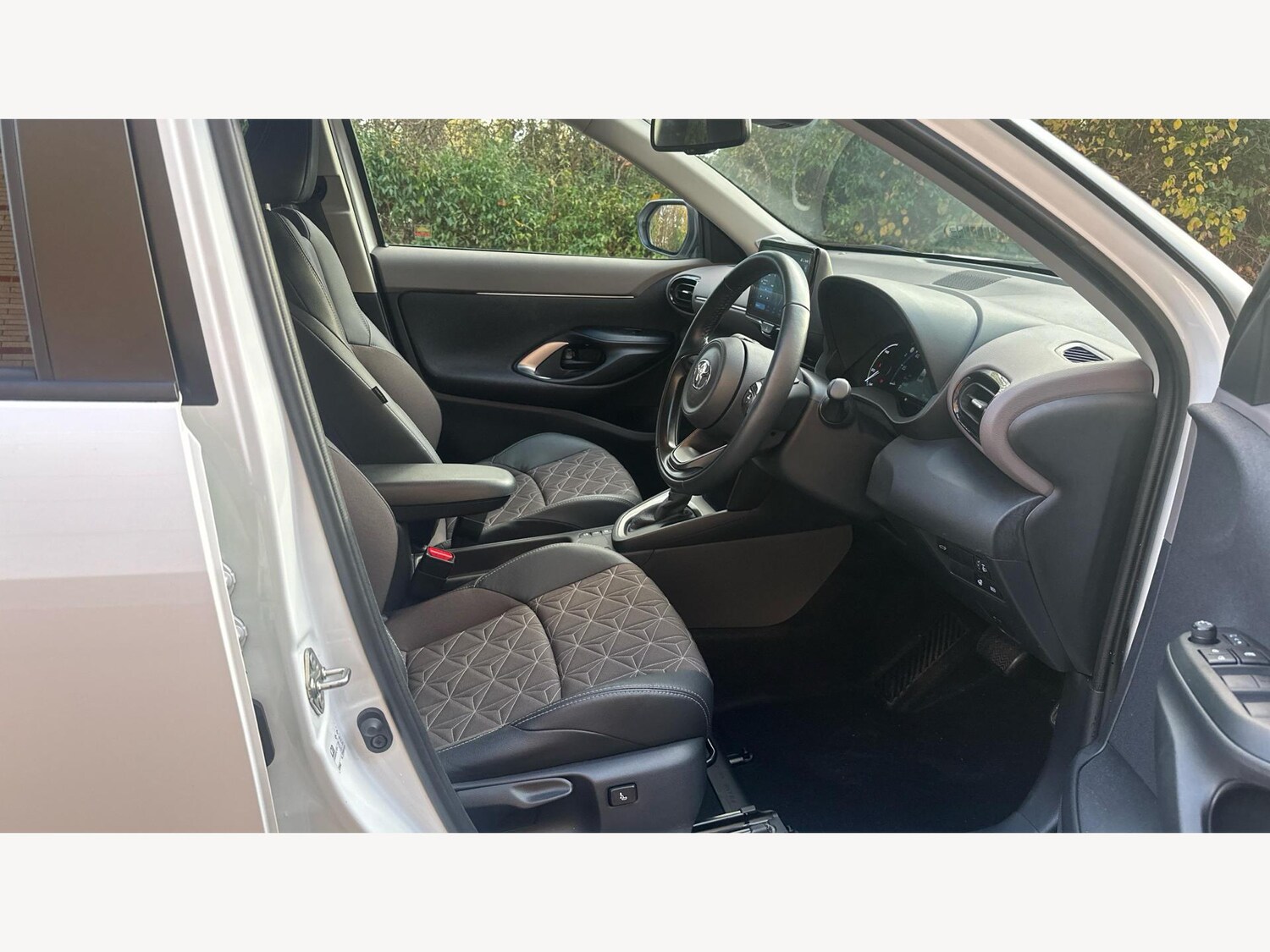 Used Toyota Yaris Cross for sale - 76912870: Photo 13