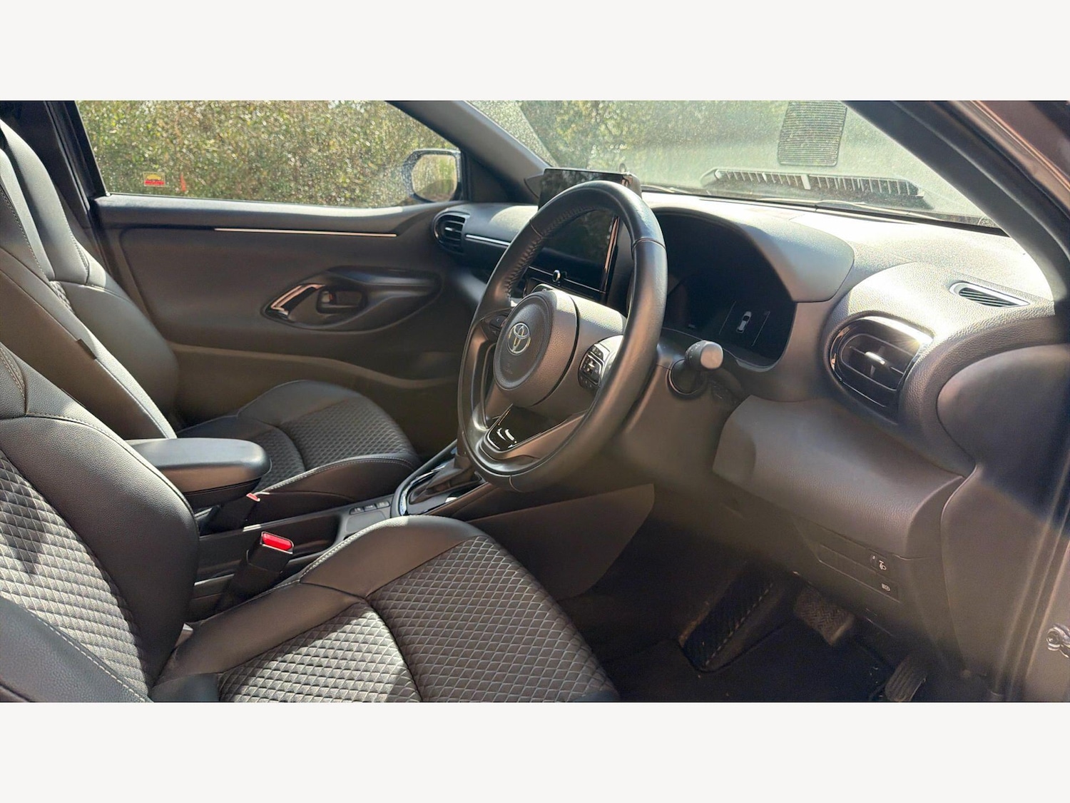 Used Toyota Yaris 2024 for sale - 77838994: Photo 13