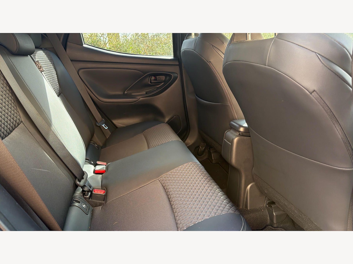 Used Toyota Yaris 2024 for sale - 77838994: Photo 14