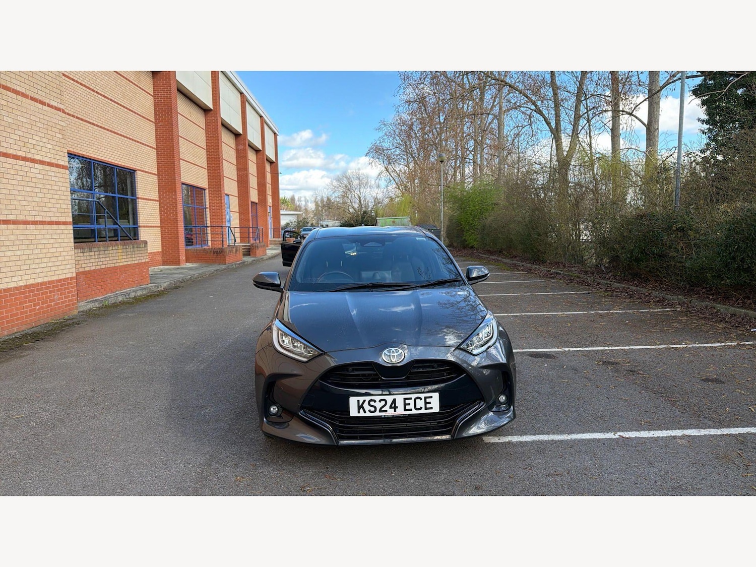 Used Toyota Yaris 2024 for sale - 77838994: Photo 17