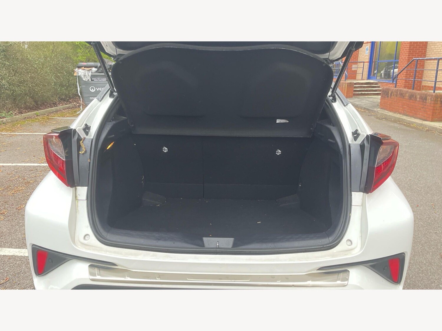 Used Toyota C-HR for sale - 77883337: Photo 16