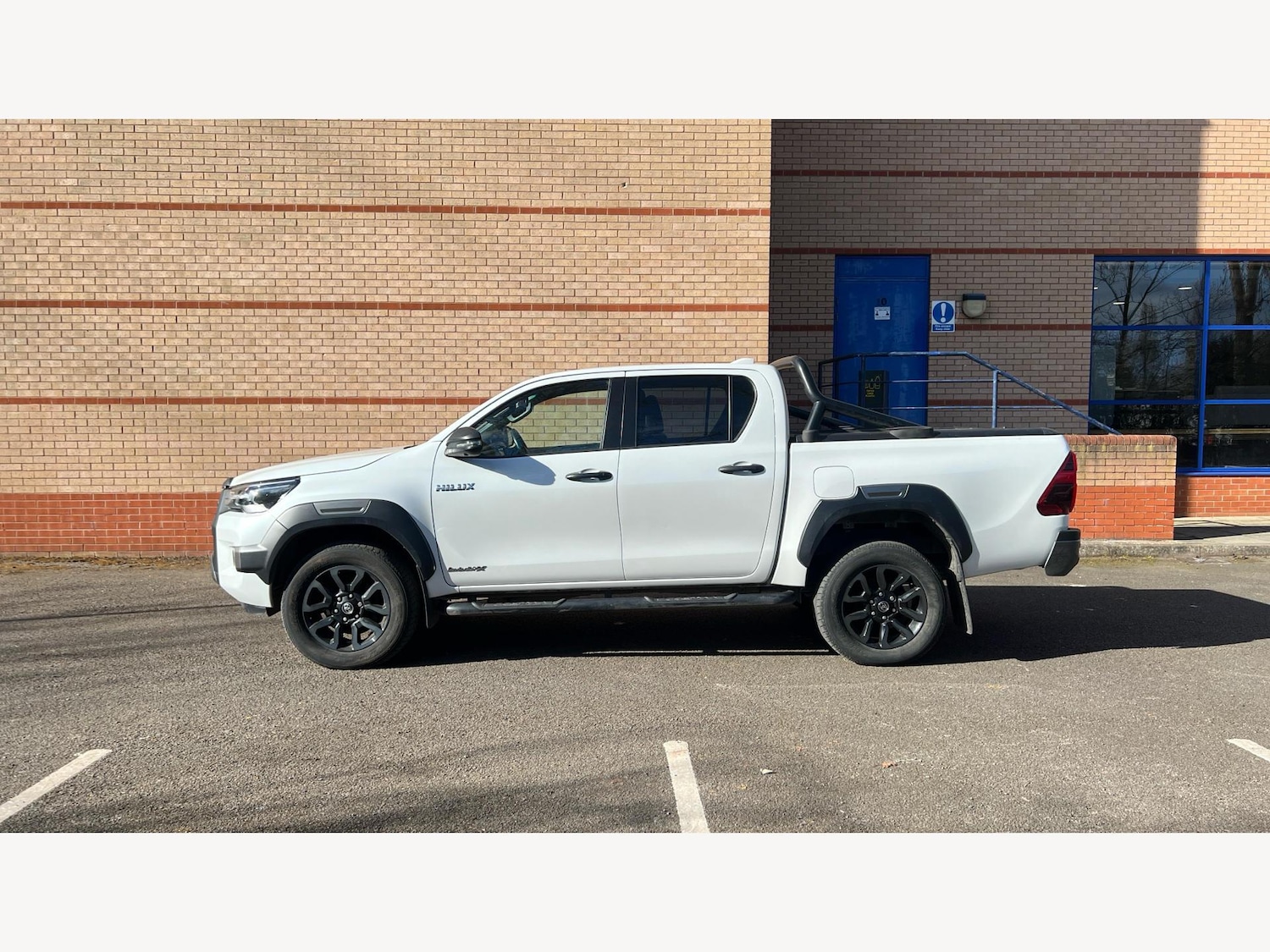 Used Toyota Hilux 2023 for sale - 77484107: Photo 19