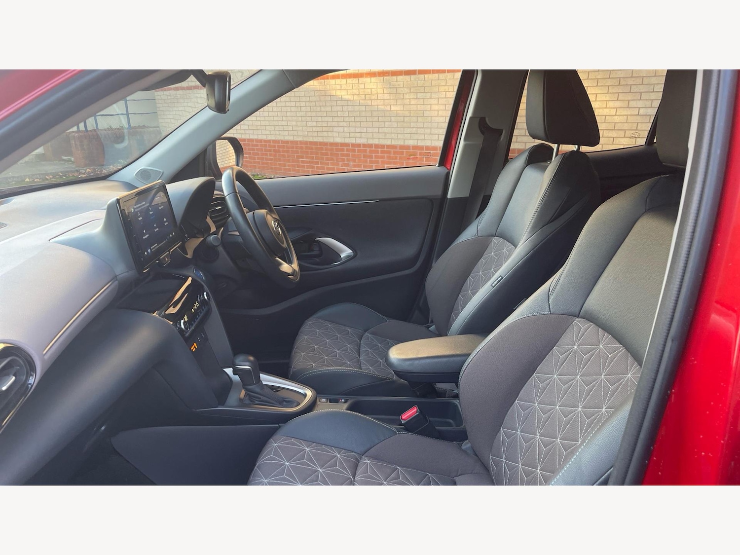 Used Toyota Yaris Cross 2022 for sale - 76715402: Photo 12