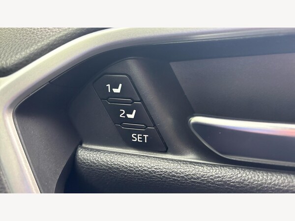 Used Toyota RAV4 2020 for sale - 76317801: Photo 24
