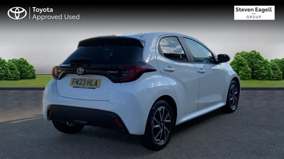 Used Toyota Yaris 2023 for sale - 77102003: Photo 2