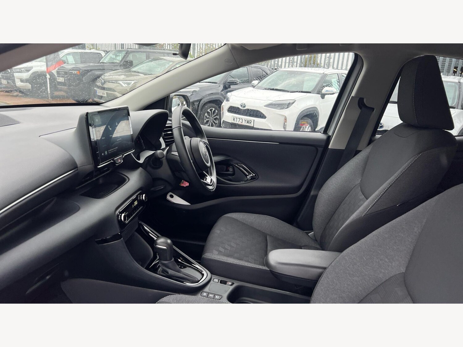 Used Toyota Yaris 2024 for sale - 75915804: Photo 12