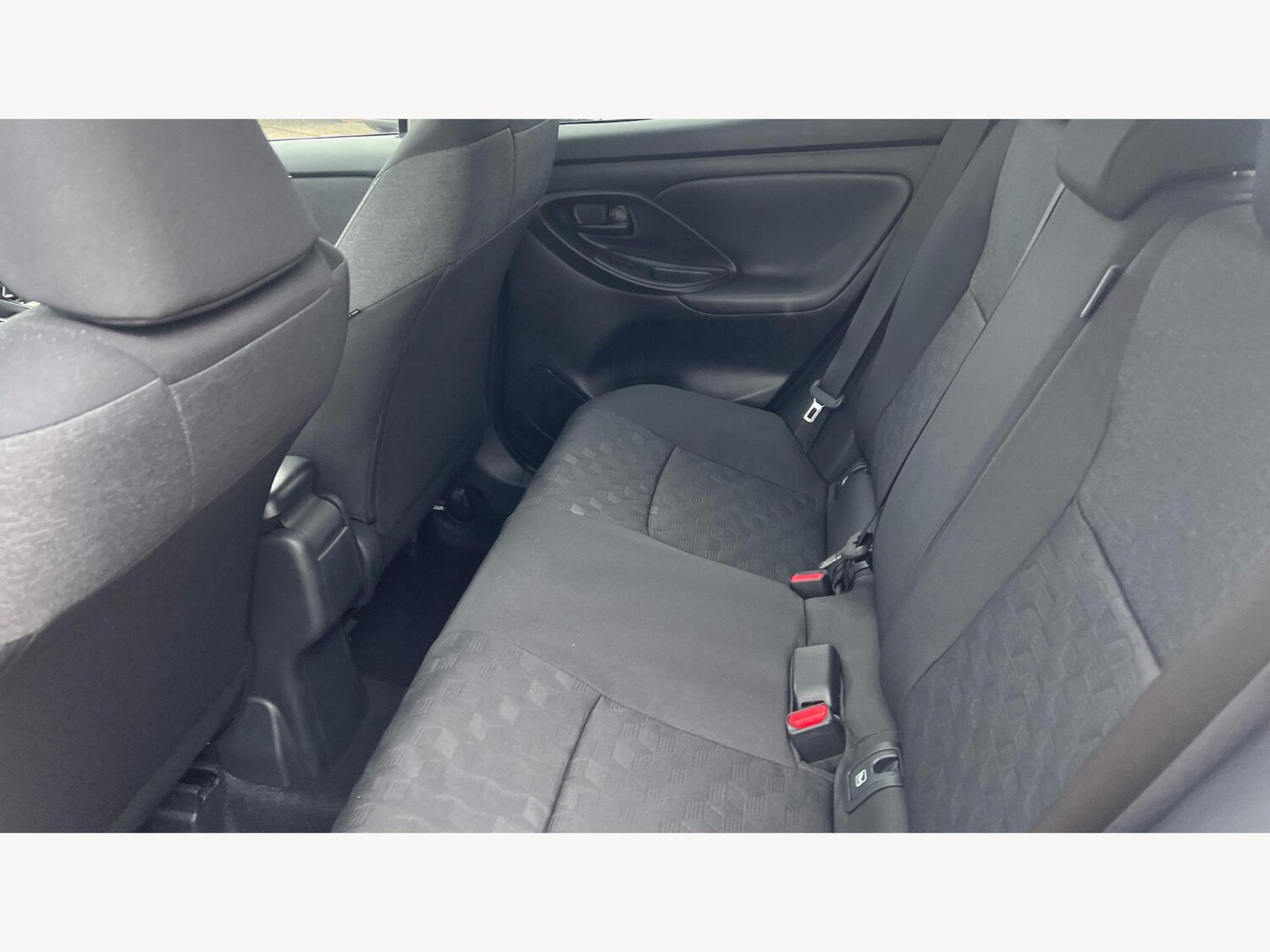 Used Toyota Yaris 2024 for sale - 75915804: Photo 15