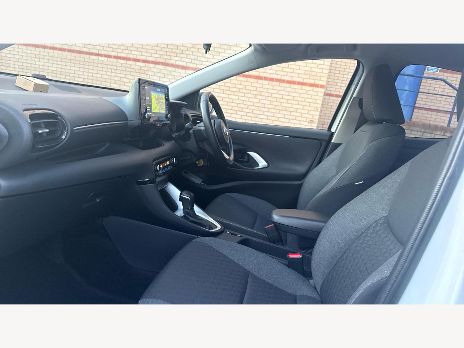 Used Toyota Yaris 2023 for sale - 77377669: Photo 12