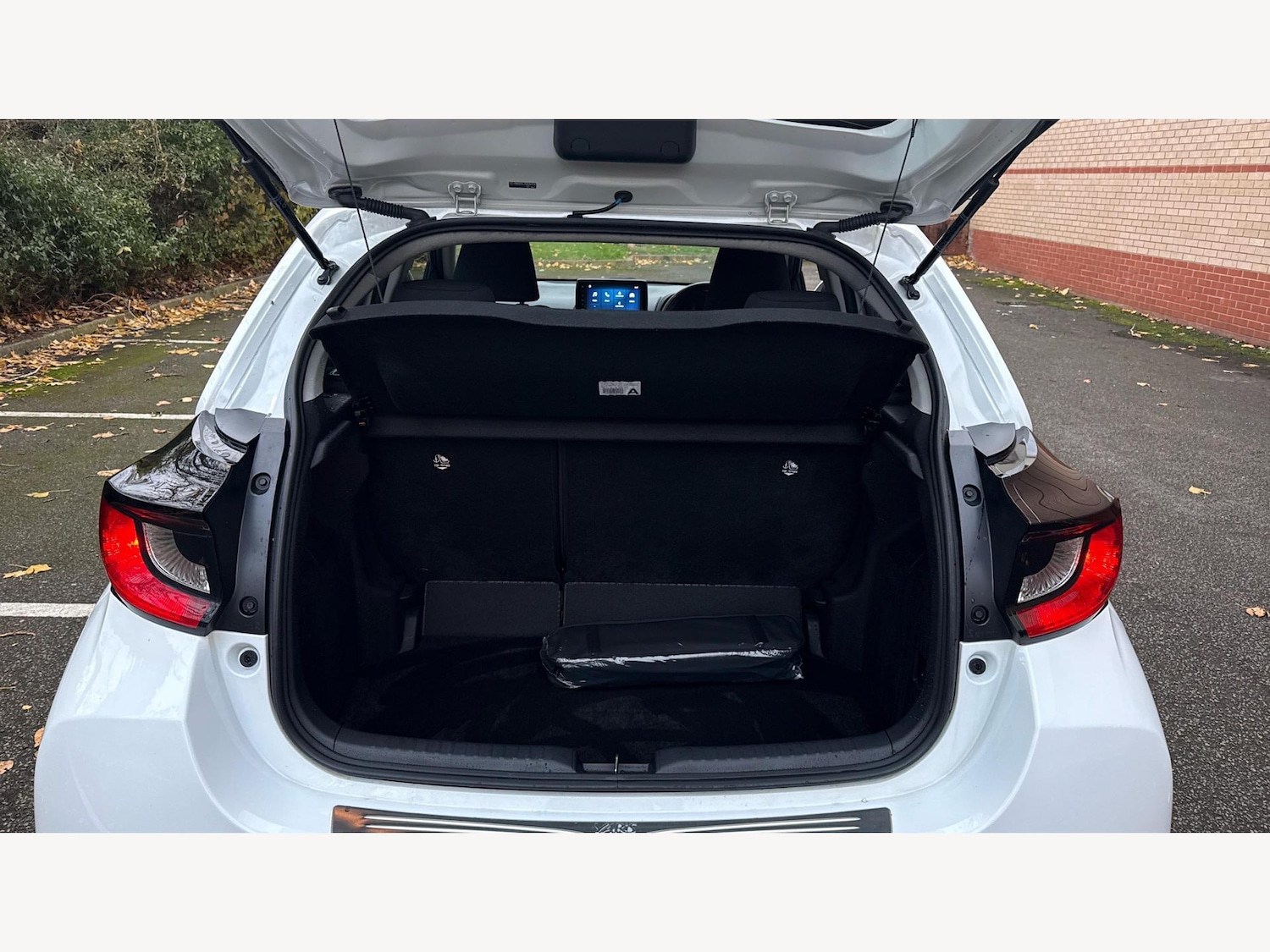 Used Toyota Yaris for sale - 77267110: Photo 16