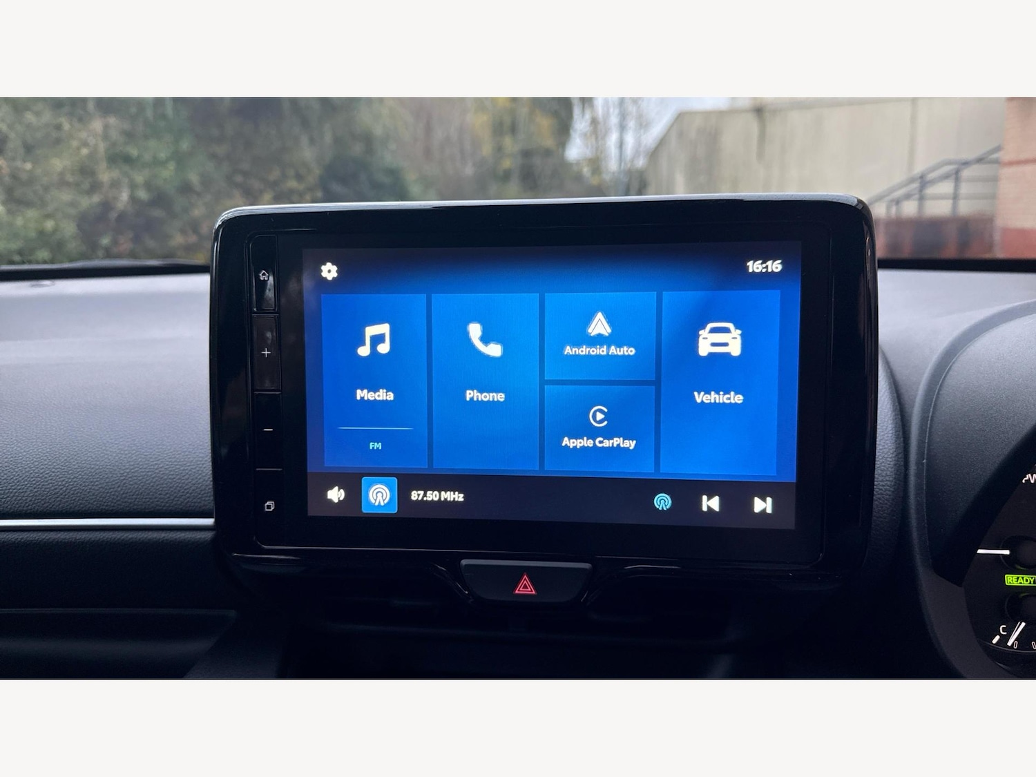 Used Toyota Yaris for sale - 77267110: Photo 9