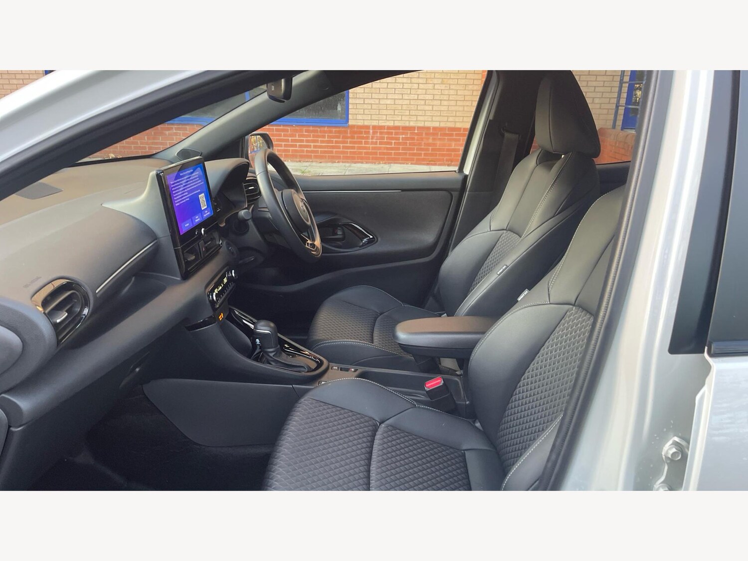 Used Toyota Yaris 2025 for sale - 76700604: Photo 12