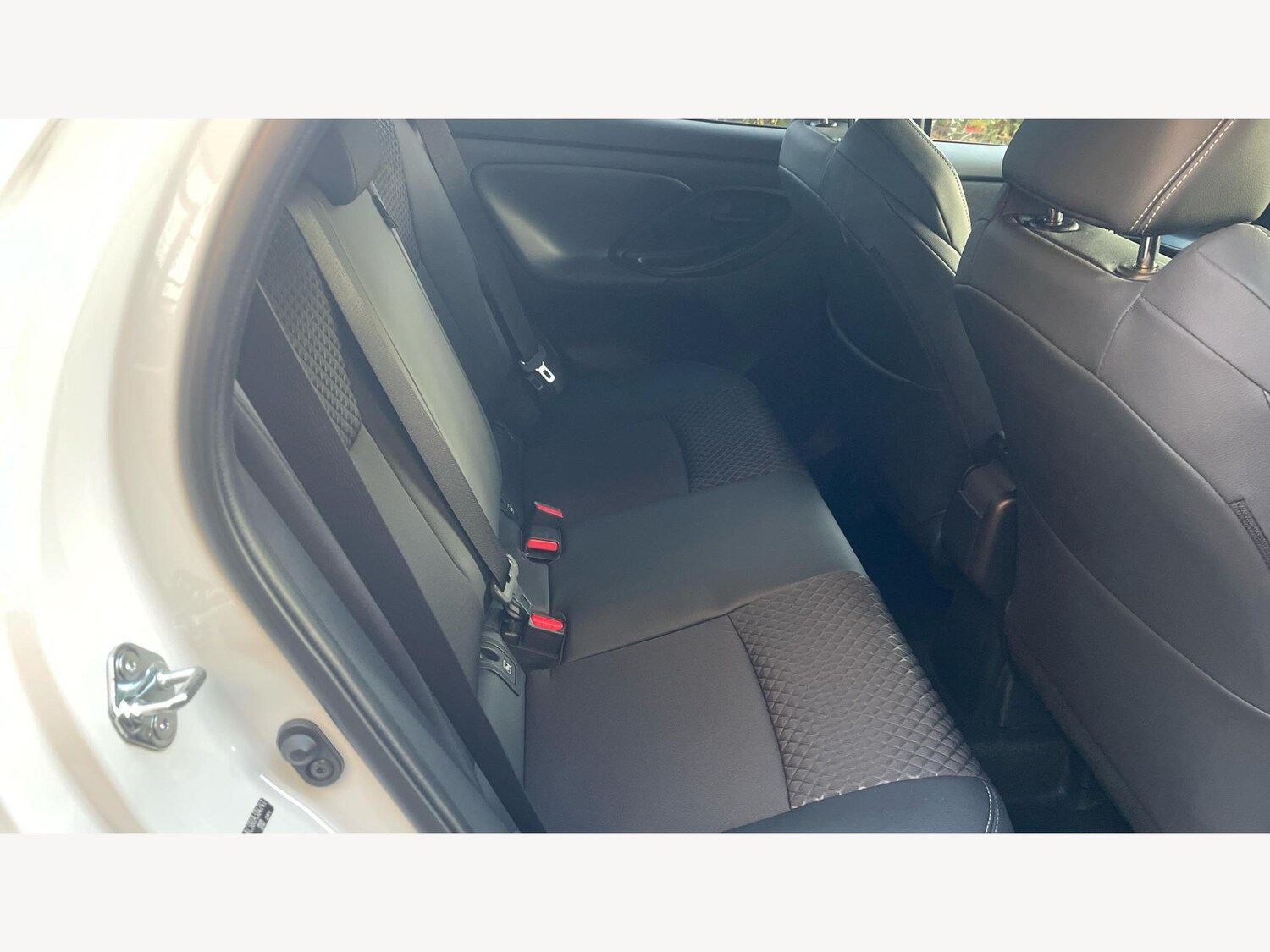 Used Toyota Yaris 2025 for sale - 76700604: Photo 14