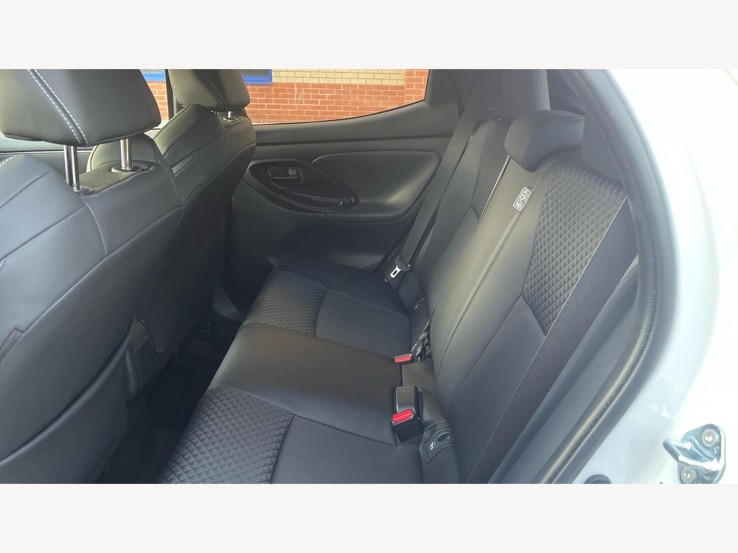 Used Toyota Yaris 2025 for sale - 76700604: Photo 15