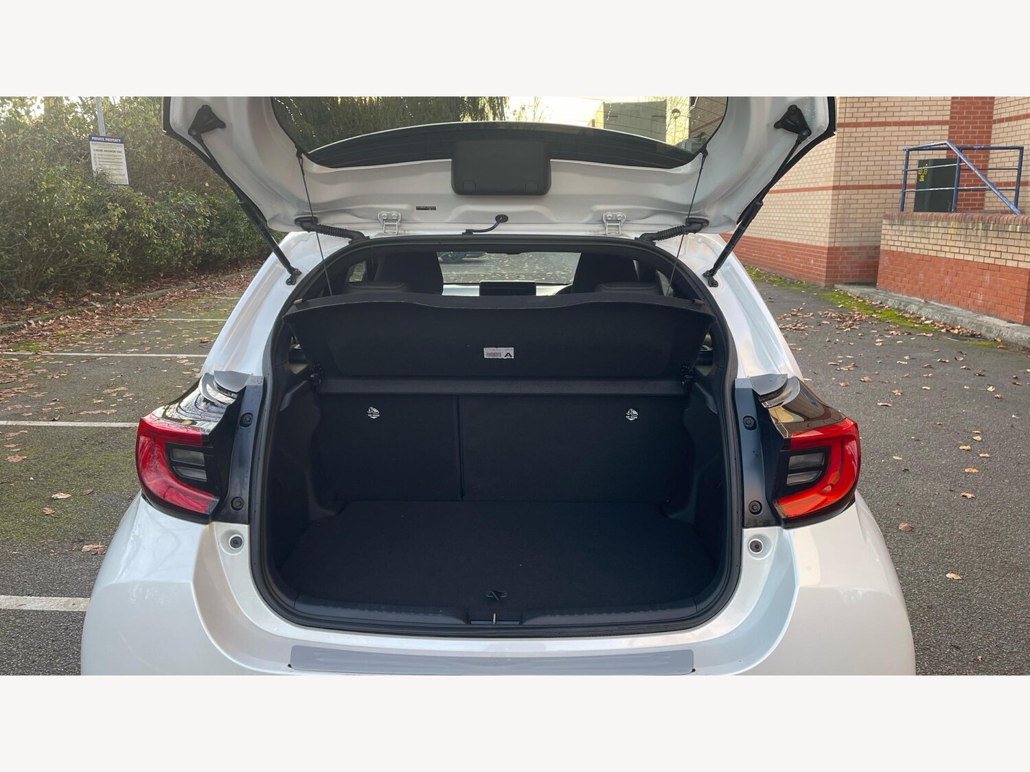 Used Toyota Yaris 2025 for sale - 76700604: Photo 16