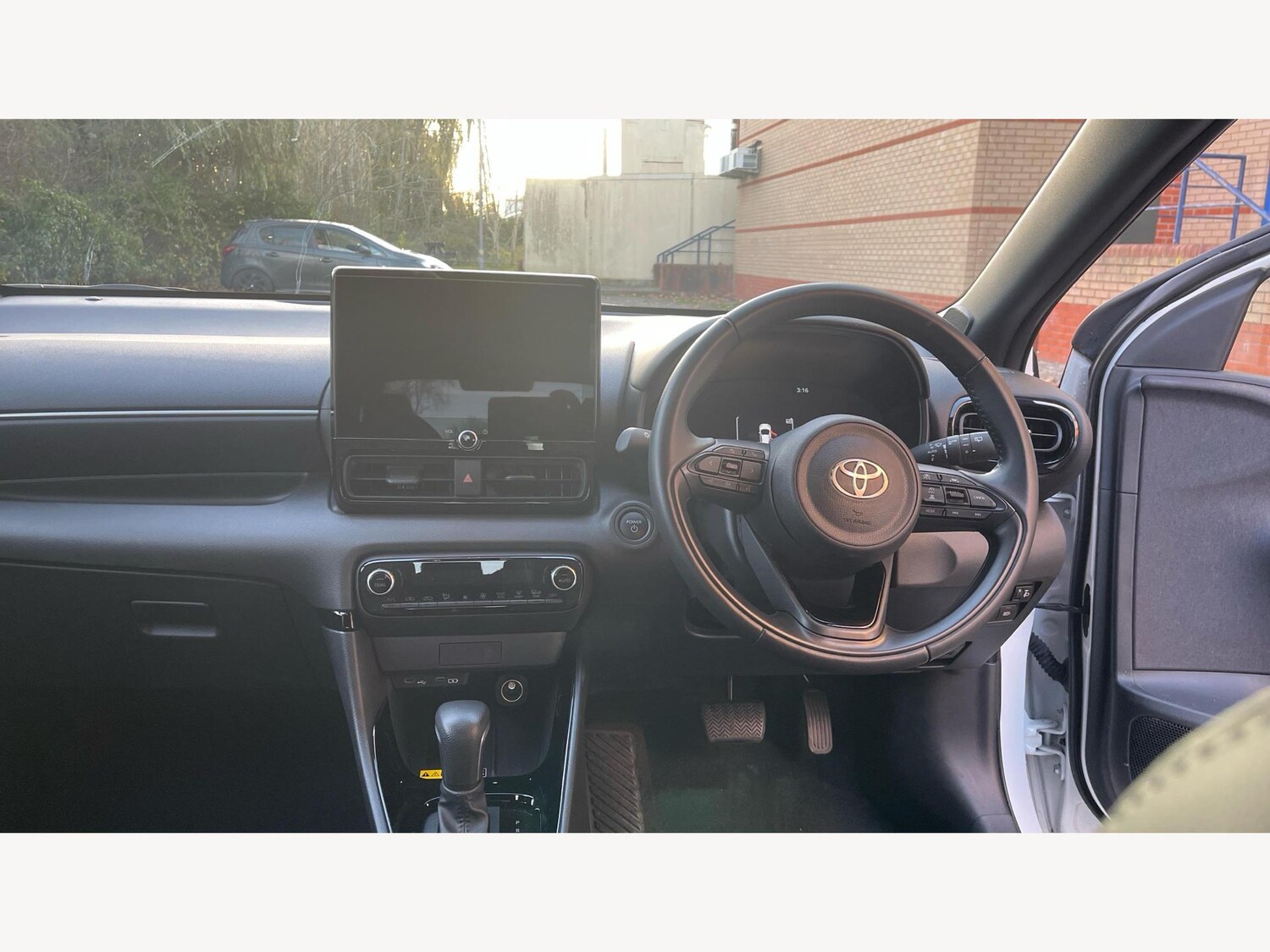 Used Toyota Yaris 2025 for sale - 76700604: Photo 7